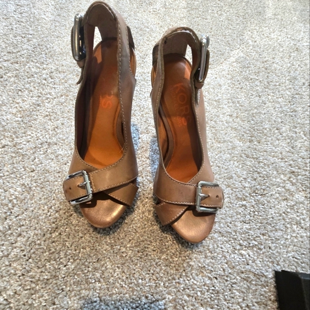 Michael Kors Women's Tan Peep Toe Heels